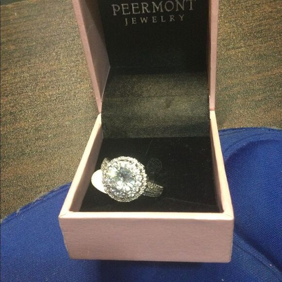 NWT Peermont  Sz 9, “Diamond, round halo ring - Picture 8 of 9